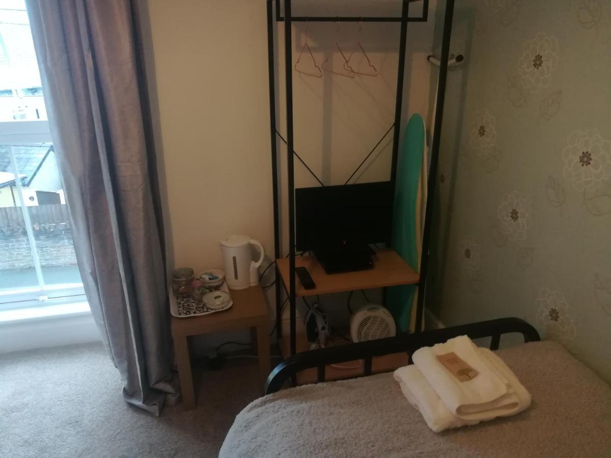 Y Garreg Wen Bed & Breakfast Llanybydder Ngoại thất bức ảnh